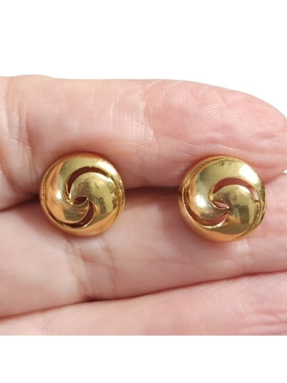 Vintage Goldtone Swirl Clip On Earrings